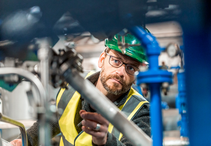 Worker Analyzing Machines